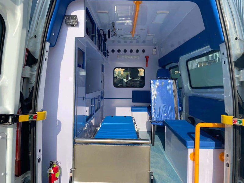 福特汽油V362監(jiān)護型救護車